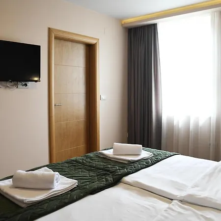 Garden 2* نوفي ساد